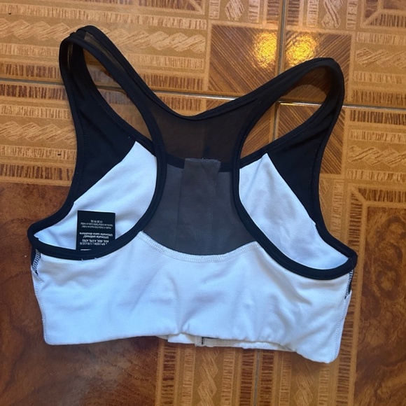 Victoria’s Secret Pink Ultimate Sport Bra Unlined Size XS - Picture 3 of 3